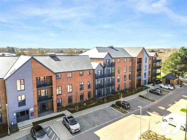 Abbey Wood Road, Kings Hill, West. 2 bed flat to rent £1,650 pcm £381 pw