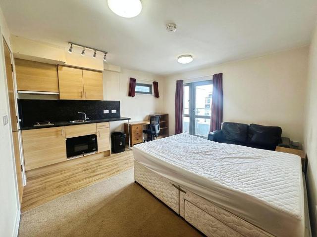 Abbey Court, CAMBRIDGE, CB1 Studio to rent £900 pcm £208 pw