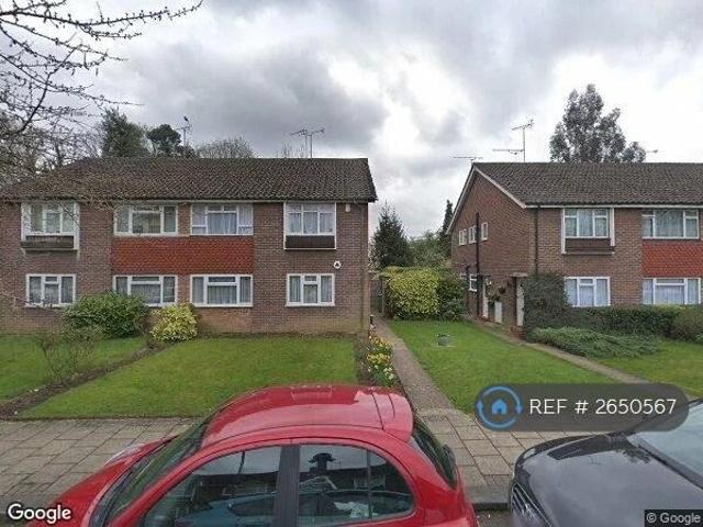 Abbey Close, Pinner, HA5 2 bed maisonette to rent £1,875 pcm £433 pw