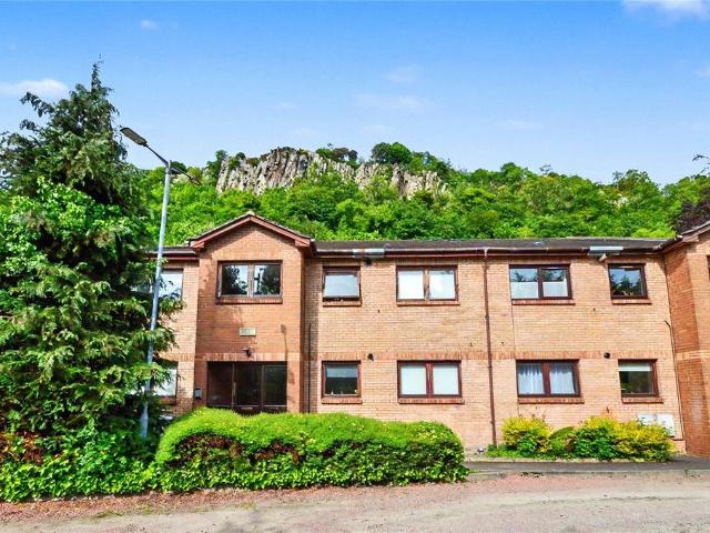 Abbey Craig Court, Stirlingshire FK9 1 bed flat to rent £950 pcm £219 pw