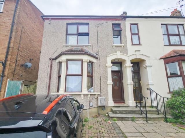Abbey Crescent, Belvedere, Greater London DA17, 2 bed flat to rent, £1,650 pcm | PrimeLocation