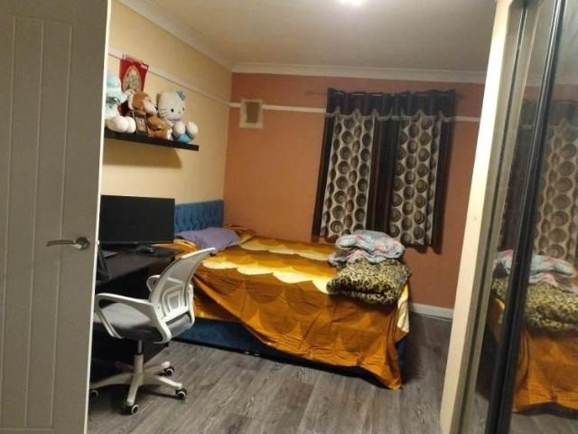 Abbey Drive, Luton LU2 5 bed semi detached house to rent £2,200 pcm £508 pw