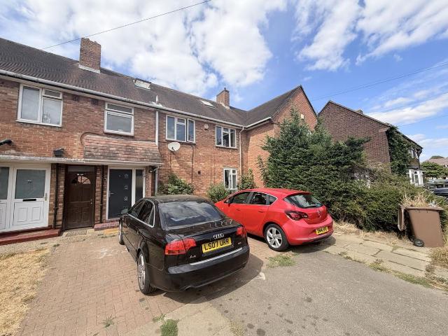 Abbey Drive, Luton LU2, 5 bed terraced house to rent, £2,200 pcm | PrimeLocation