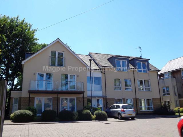 Abbey Gardens, Dovehouse Close, St Neots PE19, 2 bed flat to rent, £1,150 pcm | PrimeLocation