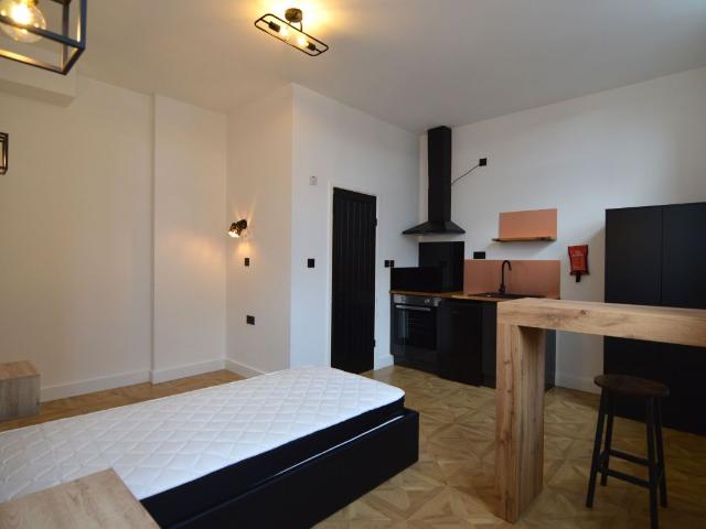 Abbey Gate, Nuneaton CV11, 6 bed flat to rent, £650 pcm | PrimeLocation