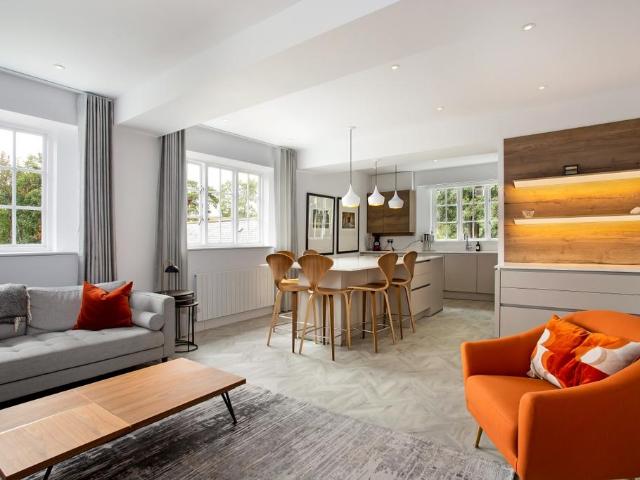 Abbey Mill Lane St. Albans AL3 3 bed apartment to rent £4,983 pcm £1,150 pw