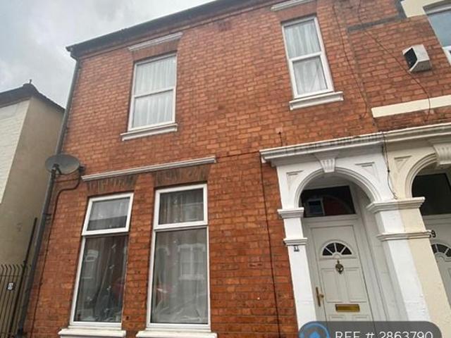 Abbey Road, Northampton, NN4 1 bed in a house share to rent £540 pcm £125 pw