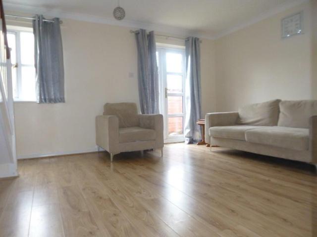Abbey Road EN8, 1 bed property to rent, £995 pcm | PrimeLocation