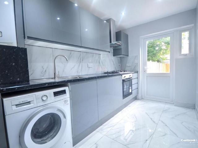 Abbey Road, IG2 7NB 3 bed semi detached house to rent £2,500 pcm £577 pw