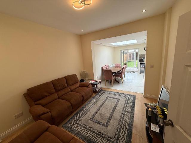Abbey Road, Ilford, Essex, IG2 3 bed terraced house to rent £2,300 pcm £531 pw