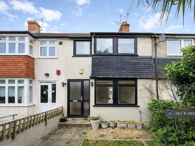 Abbey Road, London, DA17 3 bed terraced house to rent £2,200 pcm £508 pw