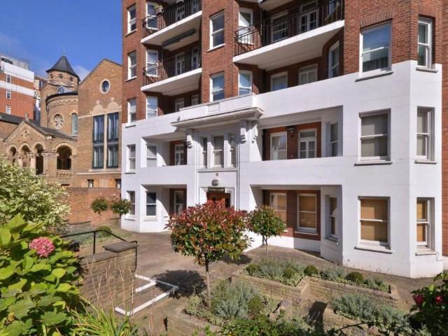Abbey Road, London, NW8 2 bed flat to rent £3,300 pcm £762 pw