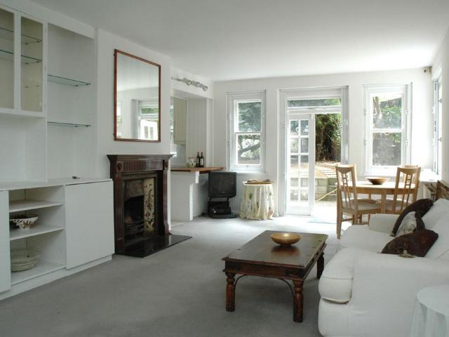 Abbey Road, St John's Wood, London, NW8 2 bed flat to rent £2,900 pcm £669 pw