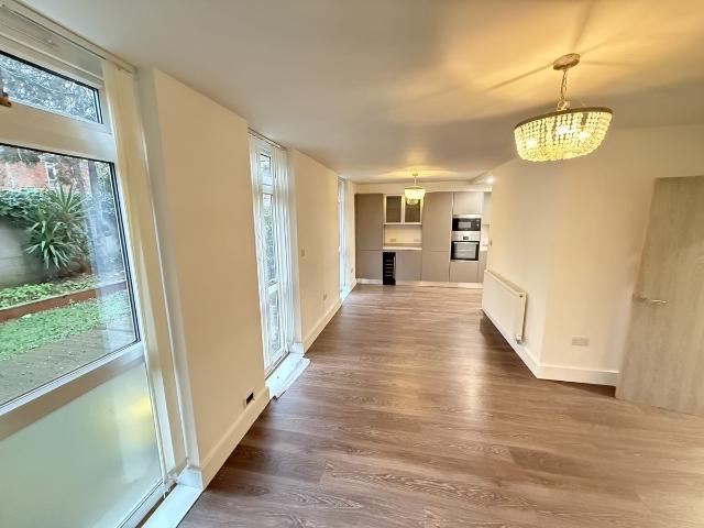 Abbey Road, St Johns Wood, London NW8, 3 bed maisonette to rent, £3,748 pcm | PrimeLocation