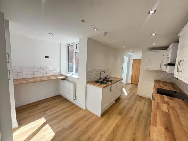 Abbey Road, Smethwick, West Midlands. 6 bed terraced house to rent £2,995 pcm £691 pw
