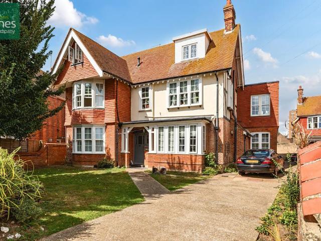 Abbey Road, West Sussex BN11 1 bed flat to rent £1,050 pcm £242 pw