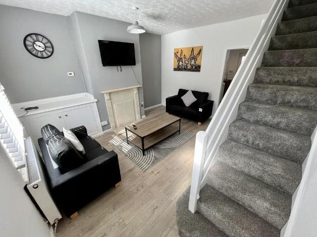Abbey Street, Ashton on Ribble PR2 2 bed terraced house to rent £825 pcm £190 pw