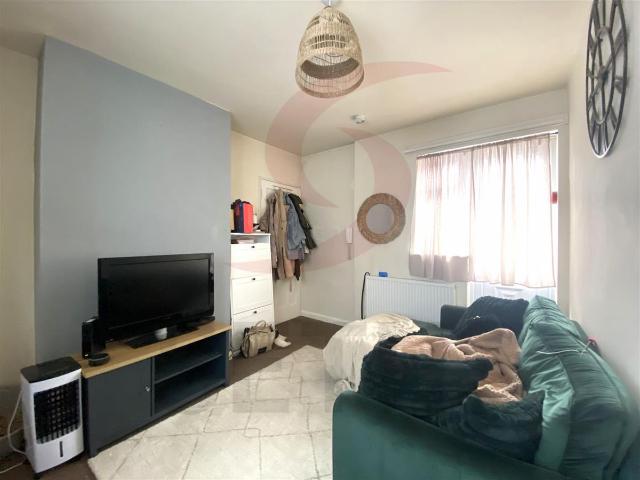 Abbey Street, Market Harborough, Leicestershire LE16, 1 bed flat to rent, £750 pcm | PrimeLocation