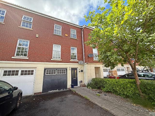Abbeylea Drive, Westhoughton BL5, 3 bed town house to rent, £1,250 pcm | PrimeLocation