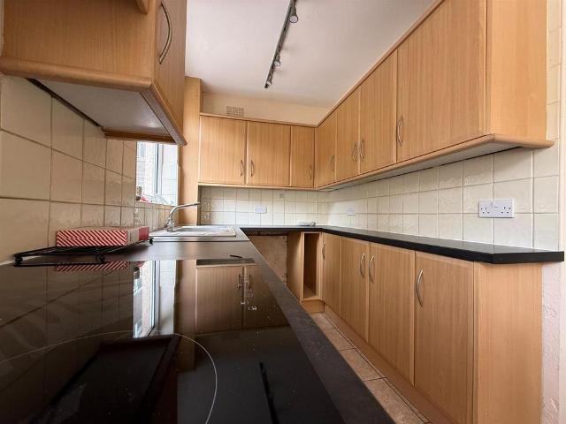 Abbeystead Drive, Lancaster 3 bed house to rent £925 pcm £213 pw
