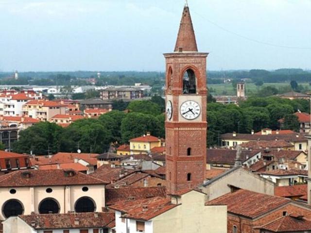 Abbiategrasso bilocale completo con balcone 700eu