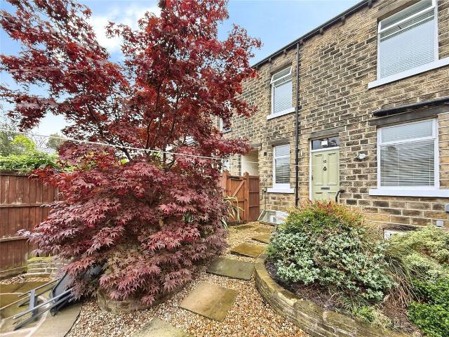 Abbot Street, Marsh, Huddersfield HD1, 2 bed terraced house to rent, £825 pcm | PrimeLocation