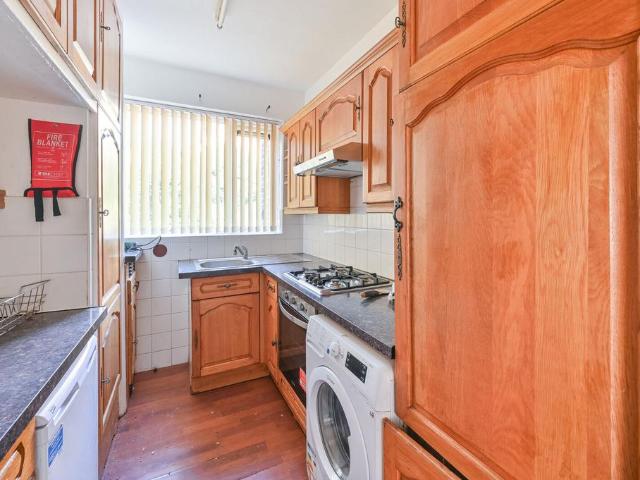 Abbots Park, Tulse Hill, Tulse Hill. 2 bed flat to rent £2,300 pcm £531 pw