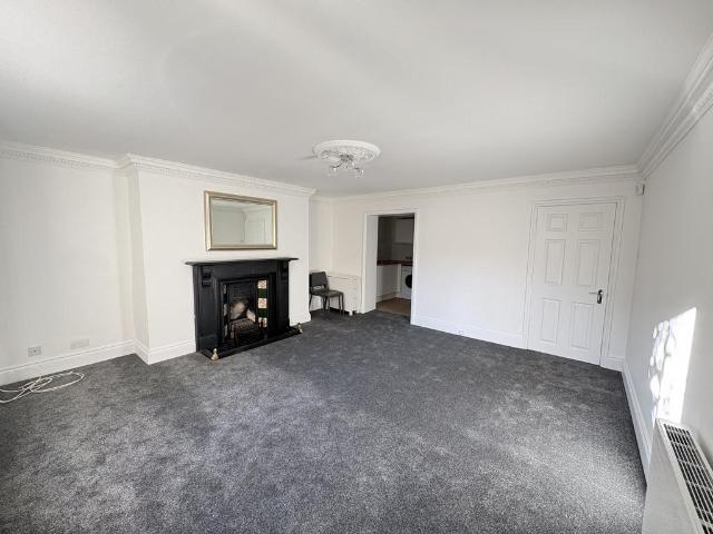 Abbotsford Road, Bristol, BS6 2 bed flat to rent £1,750 pcm £404 pw