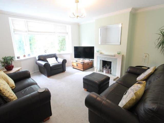 Abbotshall Drive, Cults, AB15