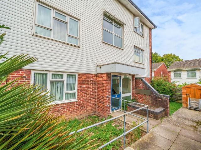 Abbotsleigh Close, Sutton SM2, 1 bed flat to rent, £1,350 pcm | PrimeLocation