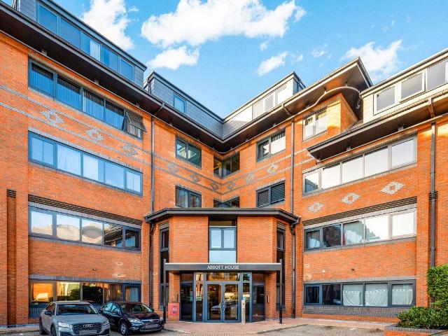 Abbott House, Griffiths Way, St Albans AL1, 2 bed property to rent, £1,920 pcm | PrimeLocation
