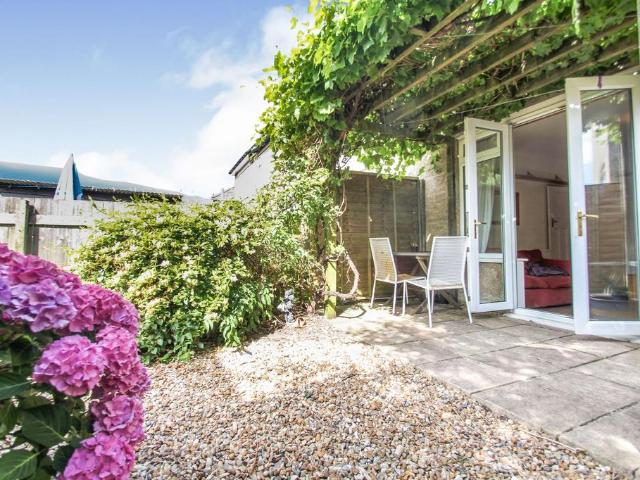 Abbott Road, Bournemouth BH9 4 bed property to rent £2,400 pcm £554 pw