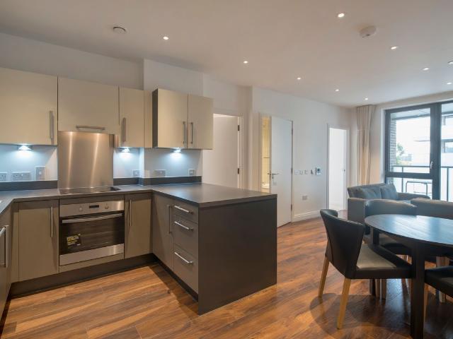 Abbott Road, London E14, 2 bed shared accommodation to rent, £2,400 pcm | PrimeLocation