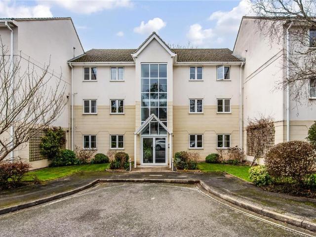 Abbotts Court, Park Road, Winchester. 2 bed ground floor flat to rent £1,600 pcm £369 pw