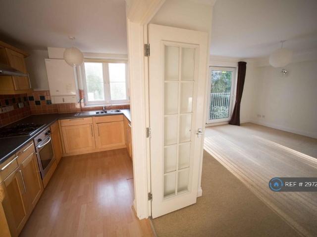 Abbotts Court, Winchester, SO23 2 bed flat to rent £1,450 pcm £335 pw