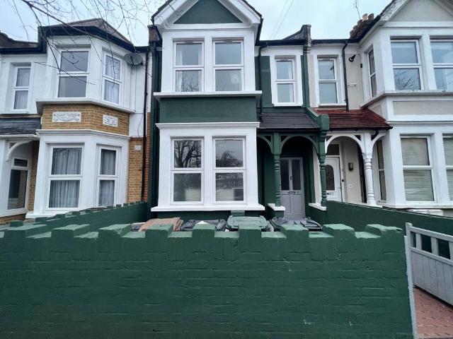 Abbotts Park Road, London, E10 6HB, United Kingdom | 3 bed apartment for rent #140801887 | Rentberry