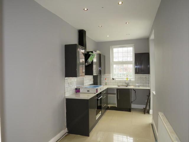 Abbotts Road, Southall UB1 3 bed terraced house to rent £2,500 pcm £577 pw