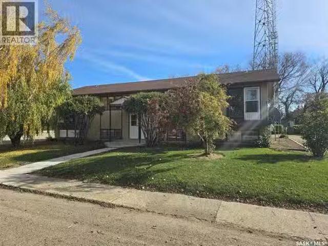 Abcd 201 King Street, Punnichy, SK, S0A 3C0 house for sale.