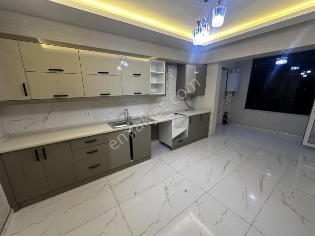 Abdulkadir Yüksel Hastahanesi Arkasında Kiralık 3.5+1 Daireler