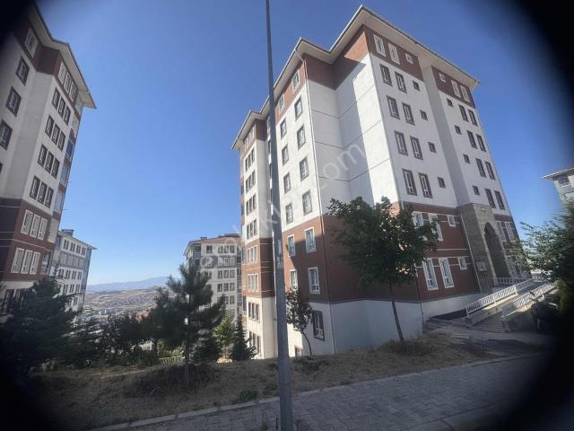 Abdullahpaşa Mahallesinde 4+1 Kiralık Daire