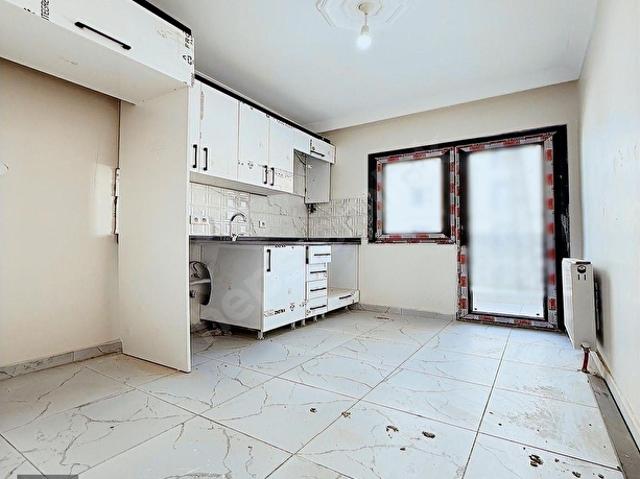 ABDURRAHMANGAZİ'DE MERKEZİ LOKASYONDA GENİŞ 3+1 ARA KAT ZA270