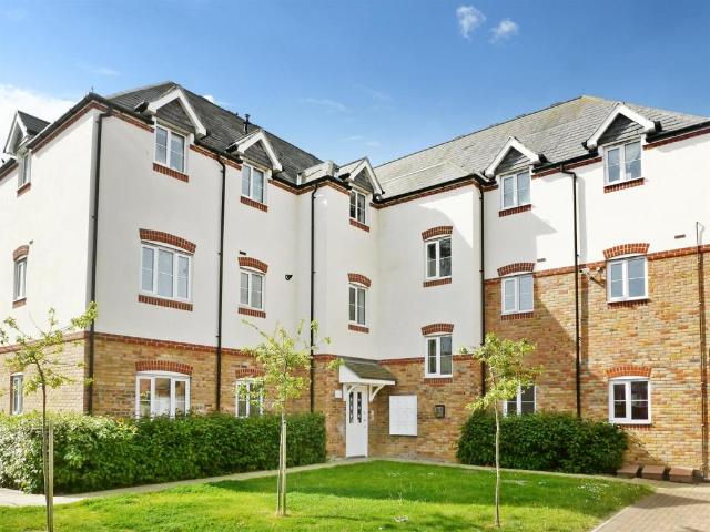 Abelyn Avenue, Sittingbourne ME10 2 bed apartment to rent £1,350 pcm £312 pw