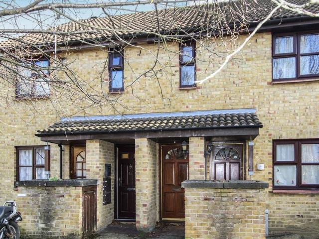 Abenberg Way, Hutton, Brentwood CM13, 1 bed flat to rent, £1,150 pcm | PrimeLocation