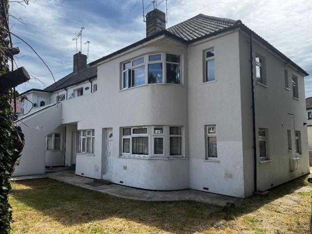 Abercorn Road, London NW7, 2 bed property to rent, £1,700 pcm | PrimeLocation
