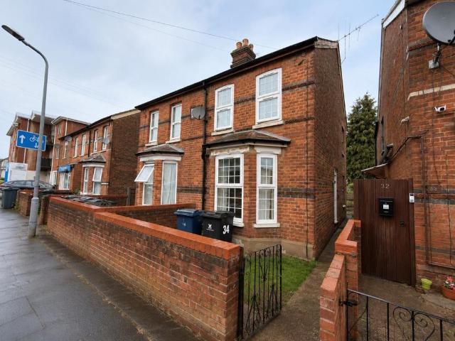 Abercromby Avenue, Hp12 4 bed semi detached house to rent £1,800 pcm £415 pw