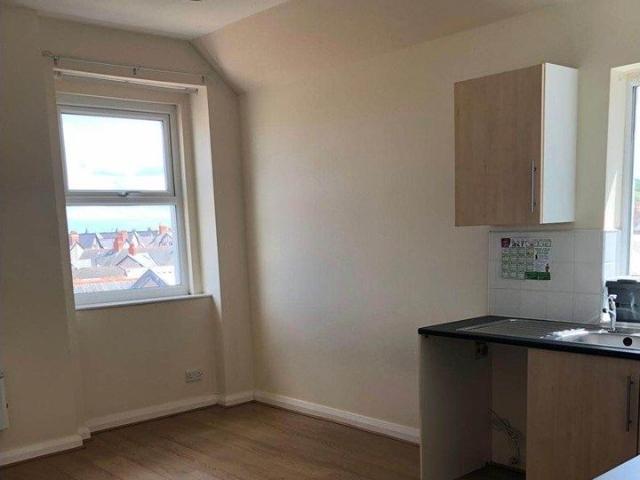 Abergele Road, Colwyn Bay LL29, 1 bed flat to rent, £650 pcm | PrimeLocation