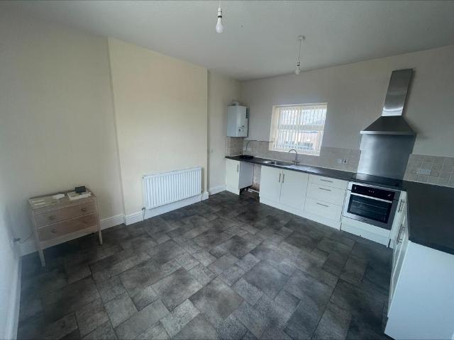 Abergele Road, Colwyn Bay, LL29 3 bed maisonette to rent £950 pcm £219 pw