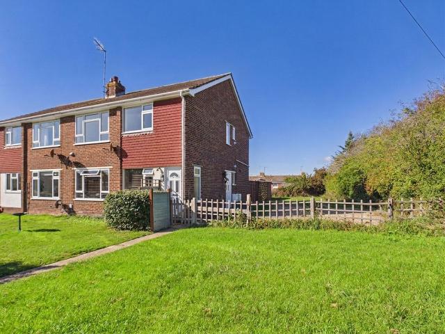 Aberdale Road, Polegate BN26, 2 bed flat to rent, £1,200 pcm | PrimeLocation