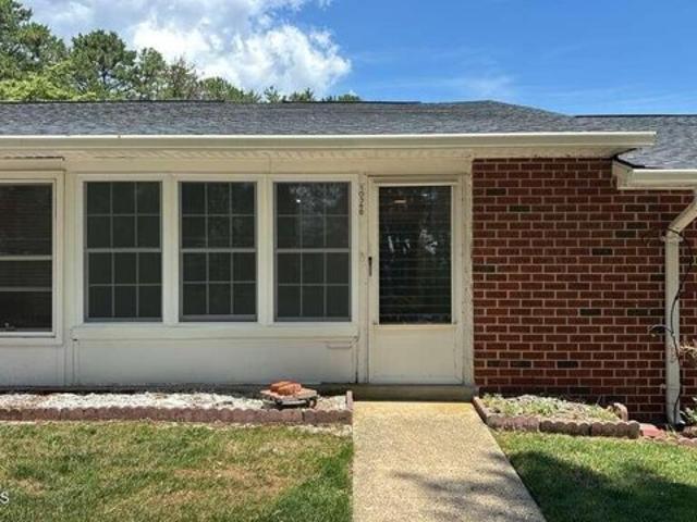 Aberdeen Dr Unit B, Lakewood, Condo For Sale