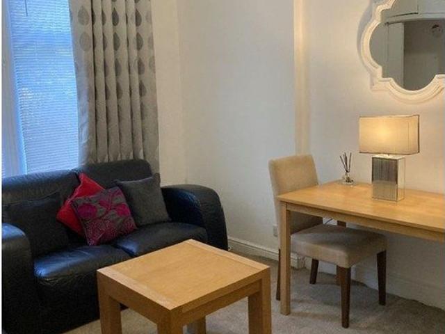 Aberfoyle St, Glasgow G31, 1 bed flat to rent, £800 pcm | PrimeLocation